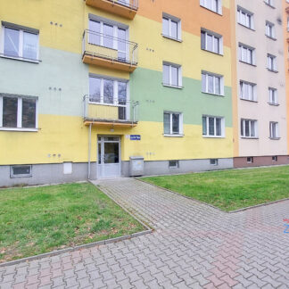 PRODEJ: Dr. byt 2+1, zasklená lodžie, Hl. třída, Ostrava - Poruba